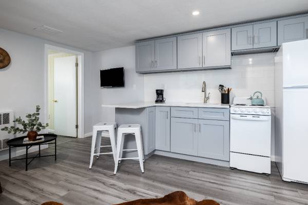 Mystic 2350 Gold Star Highway Mystic Ct - Room for Rent