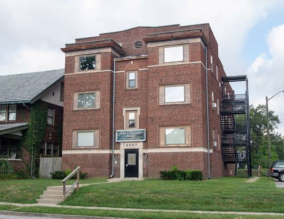 Indianapolis 2060 Delaware St Apt 12 - Room for Rent