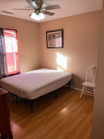 Furnished Room, Garage Parking &amp; Utilities Included - rooms &amp; shares - apartment room roomma