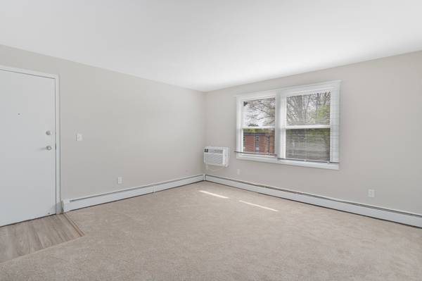 Cranston Save 2827 Call Us For Details - Room for Rent
