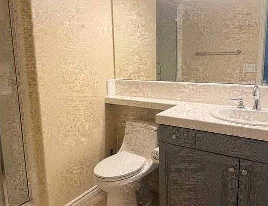 Janesville Off Street Parking Room Is - Room for Rent