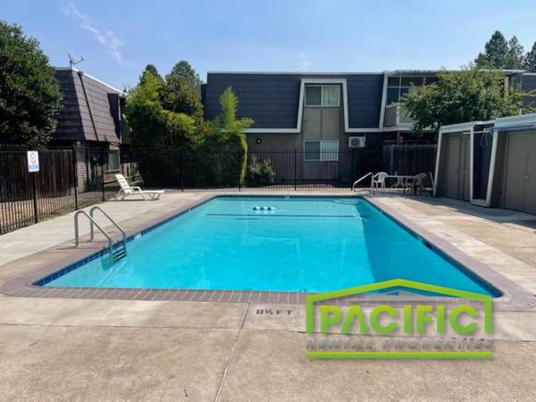 Medford 726 Royal Ave - Room for Rent