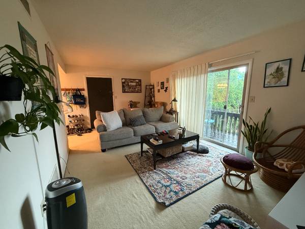 Columbia Charming Bed Bath Unit In - Room for Rent