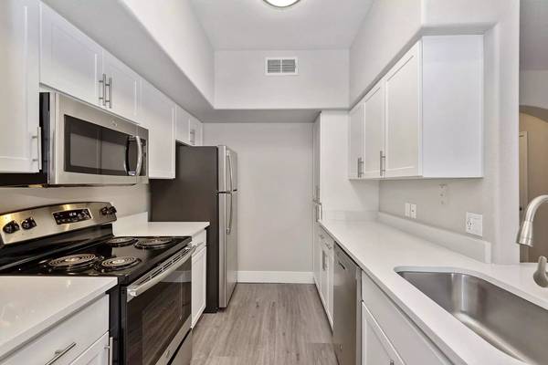 Phoenix Affordable Convenience At The - Room for Rent