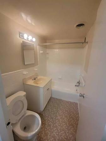 Silver Spring Silver Springs Top - Room for Rent