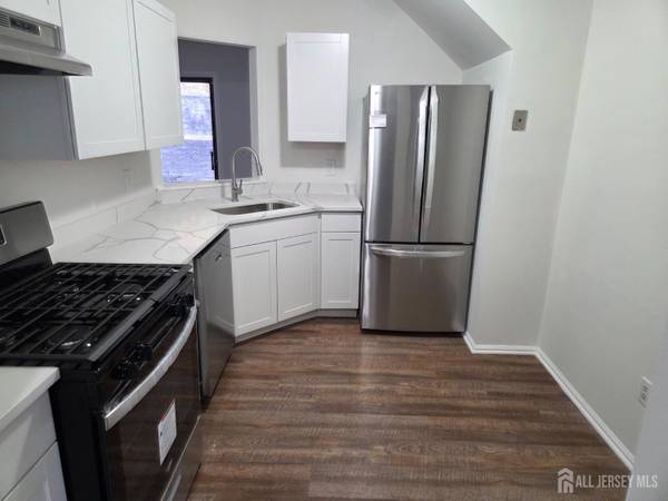 South Amboy Harbor Club Unit Community - Room for Rent