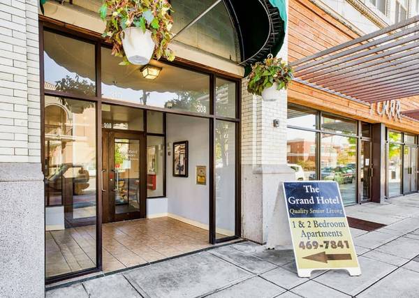 Yakima Dishwasher Elevator Refrigerator - Room for Rent