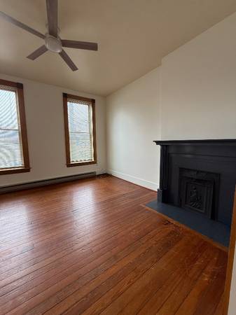 Lexington Amazing Downtown Apartment - Room for Rent