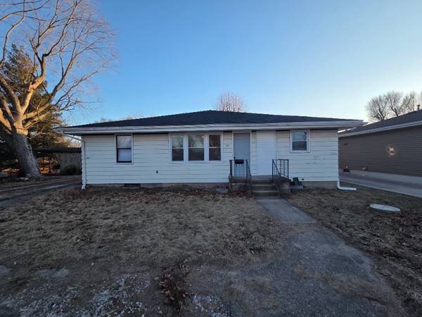 Streator Spacious Private Rental At 301 - Room for Rent