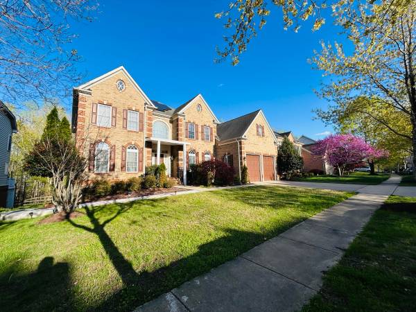 Capitol Heights Furnished Bedroom With - Room for Rent