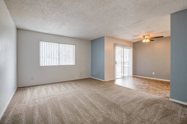 Hemet Bedroom Move In Special - Room for Rent