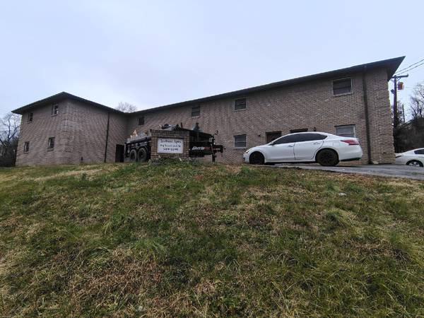 Williamsburg Newly Remodeled Townhome - Room for Rent