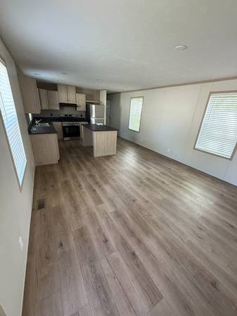 Dubuque Mobile Home For Rent - Room for Rent