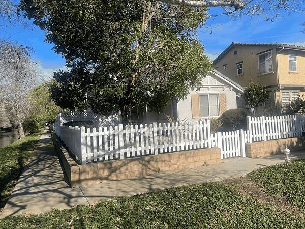 Santa Maria Beautifully Updated Bed 25 - Room for Rent