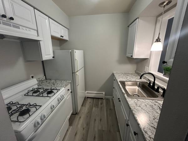 Milwaukee Spacious Bedroom Near - Room for Rent