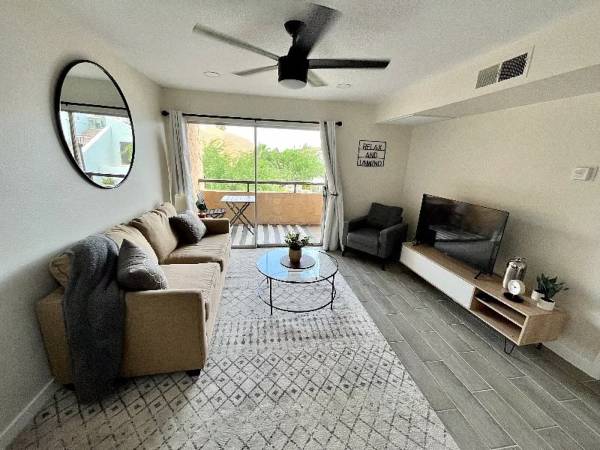 Scottsdale Apt - Room for Rent