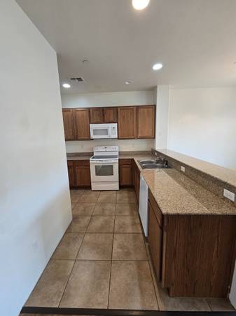 Sierra Vista Looking For More Spacetry - Room for Rent
