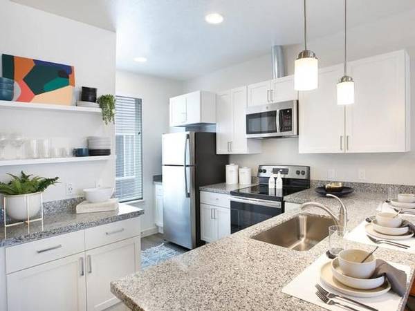 Salt Lake City Beautiful Mountain Views - Room for Rent