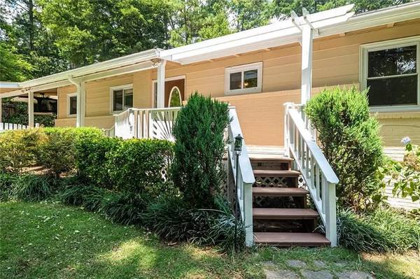 Atlanta Charming Midcentury Bed Bath In - Room for Rent