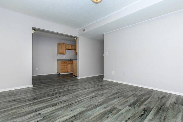 Florence Minutes From Downtown - Room for Rent