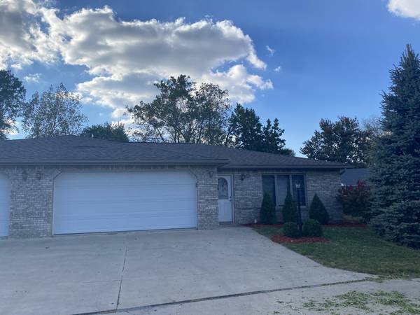 Angola Condominium Bed Bath Car Garage - Room for Rent