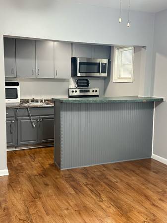 Woonsocket Three Bedrooms In Woonsocket - Room for Rent