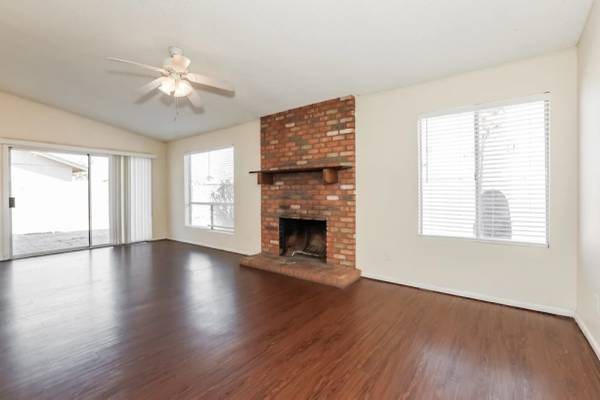 Mesa New Home Renovated Available New - Room for Rent