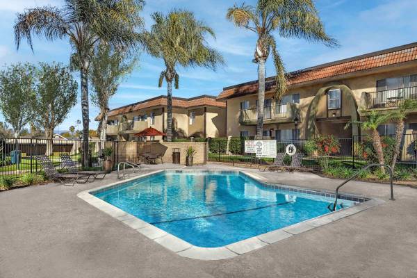 Riverside On Site Laundry Facility Air - Room for Rent