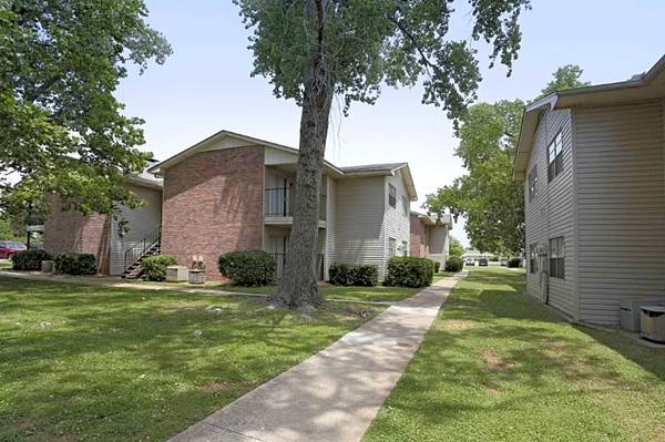 Oklahoma City One And Half Month Free - Room for Rent