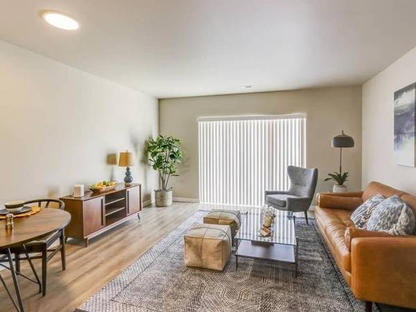 Twin Falls Stove Oven Refrigerator On - Room for Rent