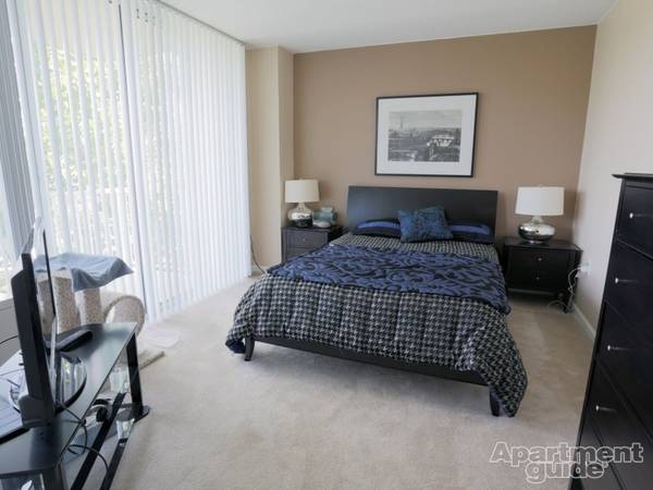 Chevy Chase Bed Bath Ready To View Now - Room for Rent
