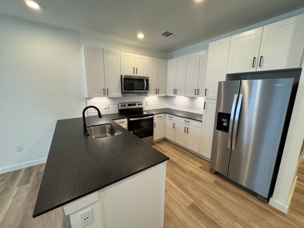 New Braunfels Is The Cold Weather Over - Room for Rent