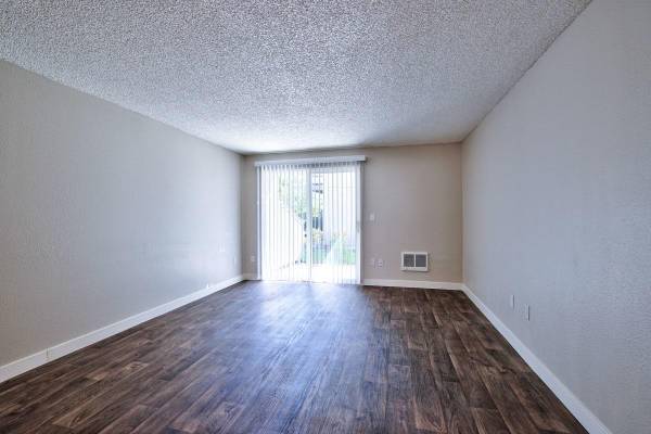 Beaverton Above And Beyond Living Br - Room for Rent