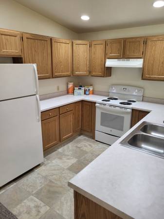 Green Bay Redstone Trails In Howard - Room for Rent