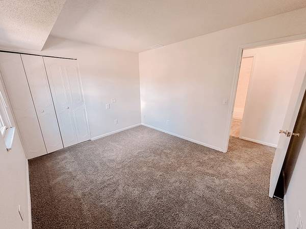 Newark 2bd 1ba On Site Maintenance - Room for Rent