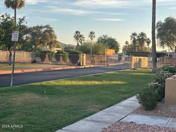 Tempe Bed Bath Garage - Room for Rent