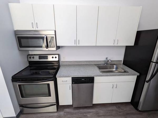 Salem Embrace The Vibe Experience Our - Room for Rent