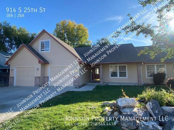 Nampa Large Nampa Home Car Garage Rv - Room for Rent