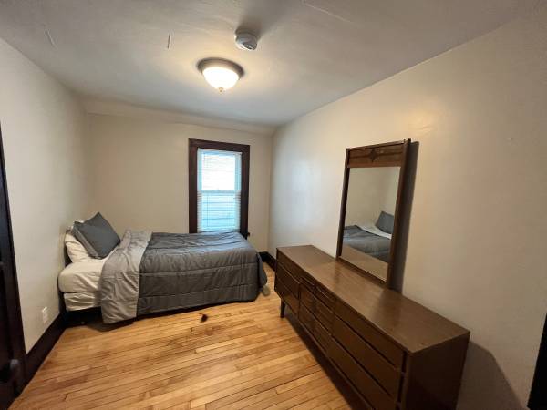 Room for Rent - Cudahy - rooms &amp; shares - apartment room roommate share rent