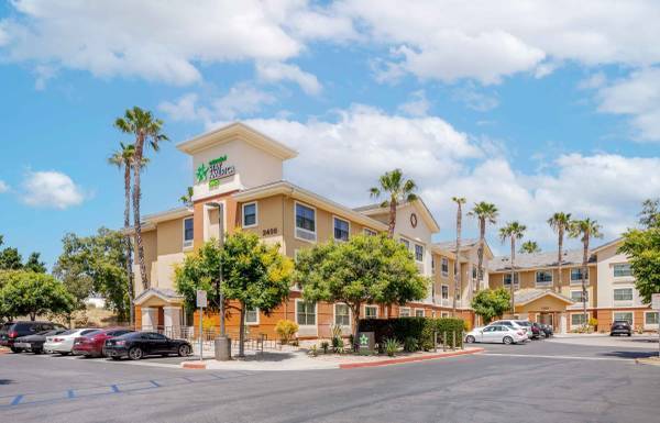 Simi Valley Furnished Studio Great - Room for Rent