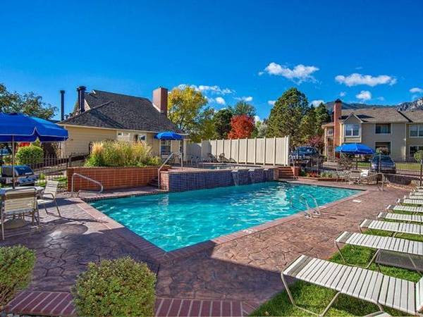 Colorado Springs Wood Burning Fireplace - Room for Rent