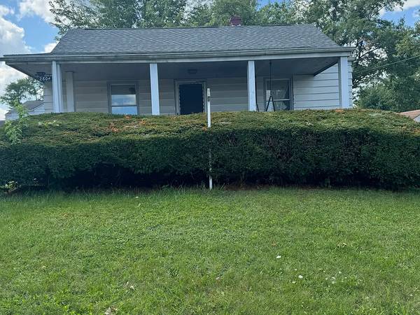 Youngstown 2br Home New Carpet Garage - Room for Rent