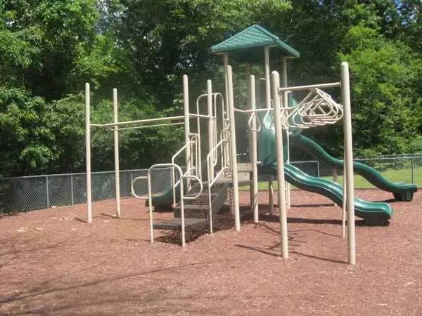 Rock View Explore Dream Settle Your New - Room for Rent