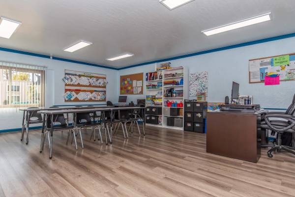 Phoenix Located In Phoenix All - Room for Rent