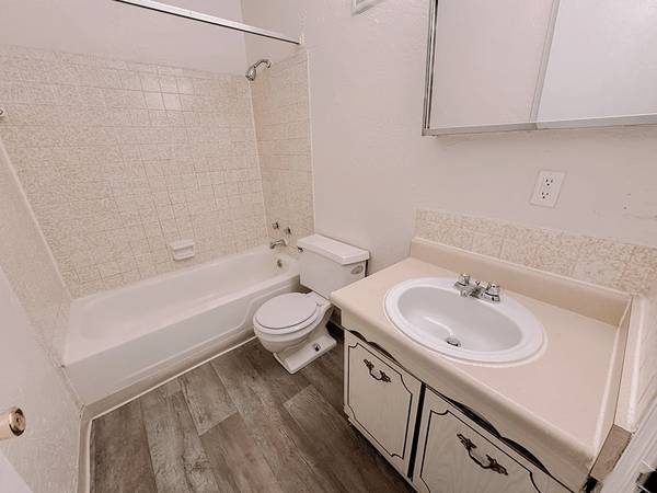 Newark On Site Management Dog Park - Room for Rent