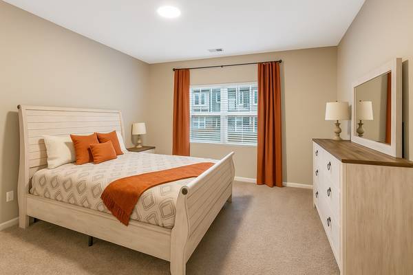 Burlington Room To Live At Emerson Point - Room for Rent