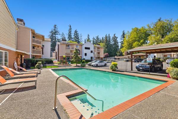 Everett Unbeatable Amenities Hot Tub - Room for Rent