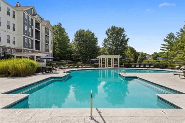 Franklin Lovely Bedroom Apartment - Room for Rent