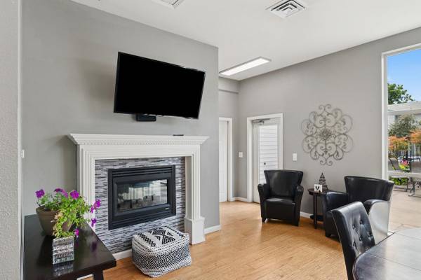 Springfield Thurstons Best Br With Air - Room for Rent