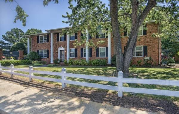 Huntsville Dont Wait This Spacious Bed - Room for Rent